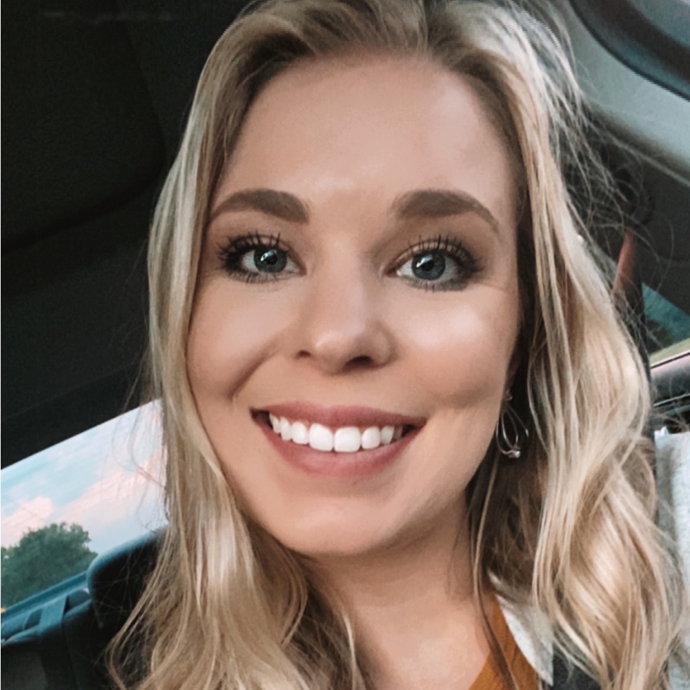 Meet your Posher, Laura